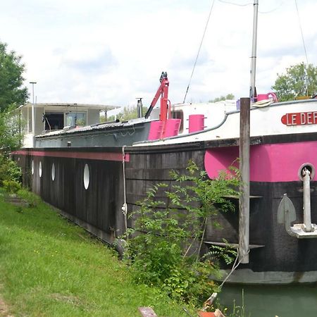 Peniche "Le Defi" Bed & Breakfast Marolles-sur-Seine Exterior photo