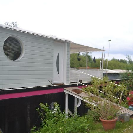 Peniche "Le Defi" Bed & Breakfast Marolles-sur-Seine Exterior photo