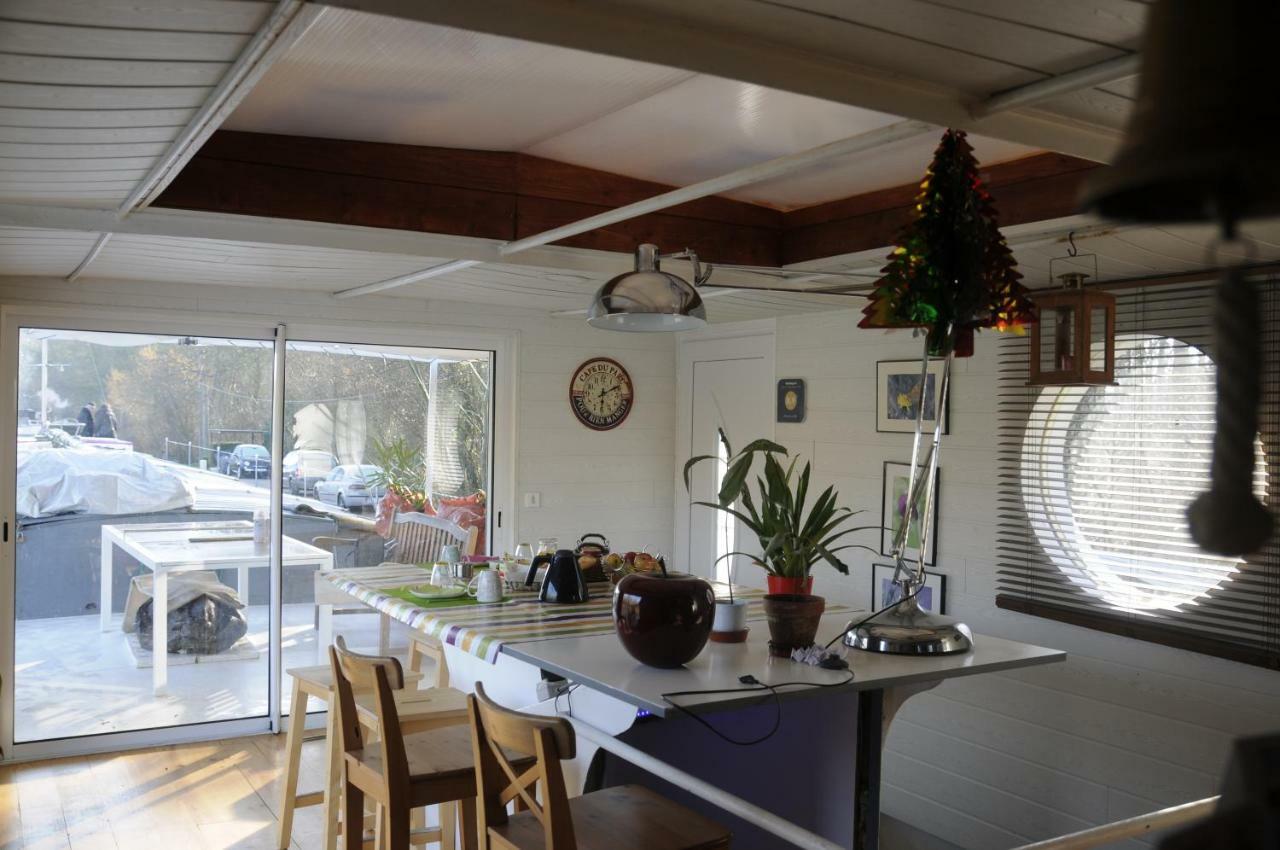 Peniche "Le Defi" Bed & Breakfast Marolles-sur-Seine Exterior photo